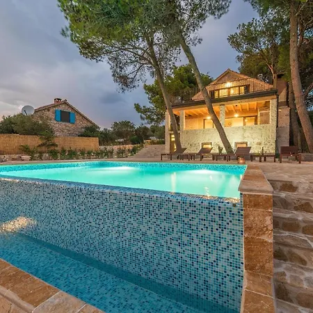 Little Sea House *