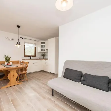 Holiday home Little Sea House Pasman